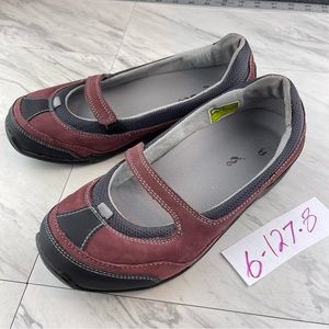 •Ahnu 2310MERL Womens Size 6 Burgundy/Black Mary Janes Sport Walking Shoes